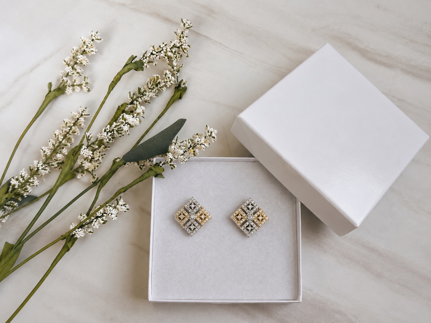 Twinkle Square Ear Studs