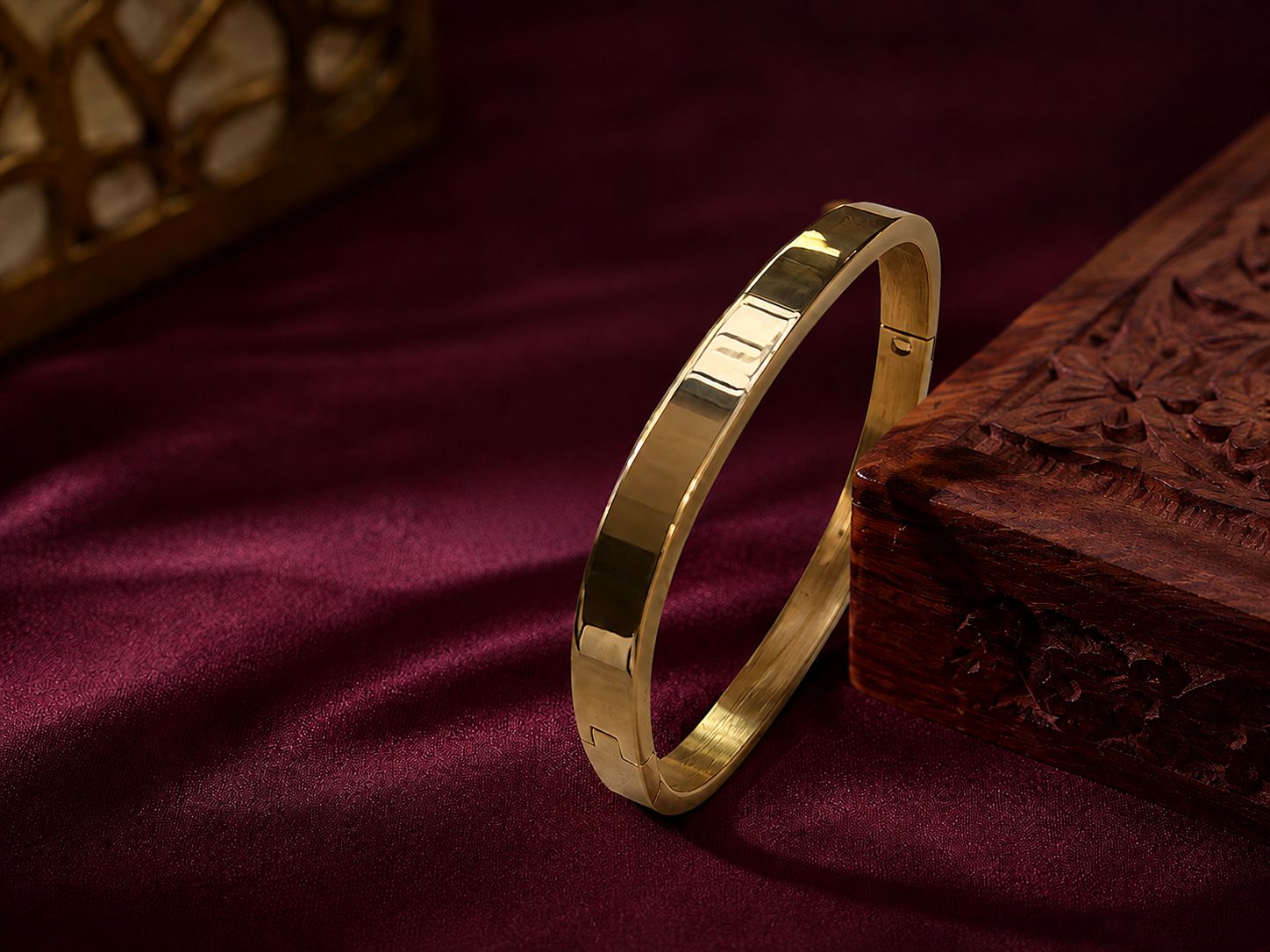 Classic Gold Finish Sleek Bangle