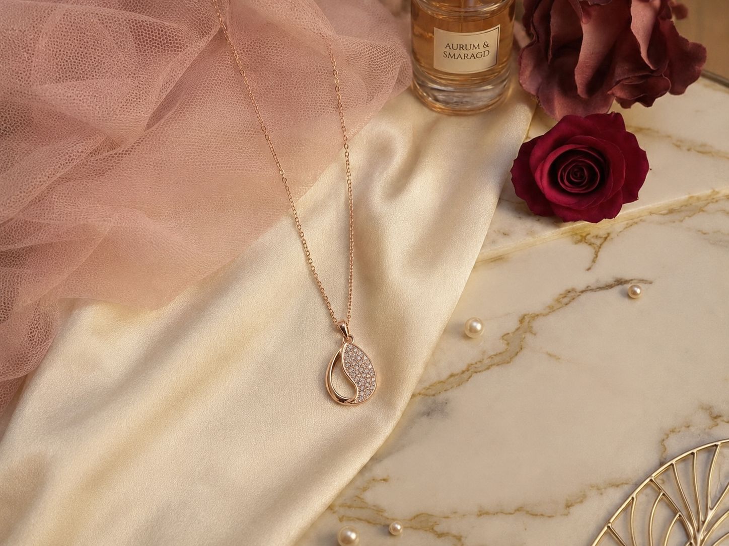 Rose Gold Leaf-Shaped Stone Pendant Chain